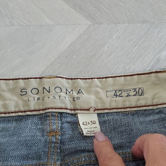 Sonoma Mens Straight Leg,  Relaxed fit, 100% Cotton Denim Jeans,  Size 42x30 - Picture 3 of 5